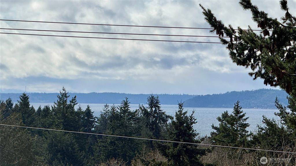 Photo of 22628 16th Avenue S, Des Moines, WA 98198 (MLS # 2487109)