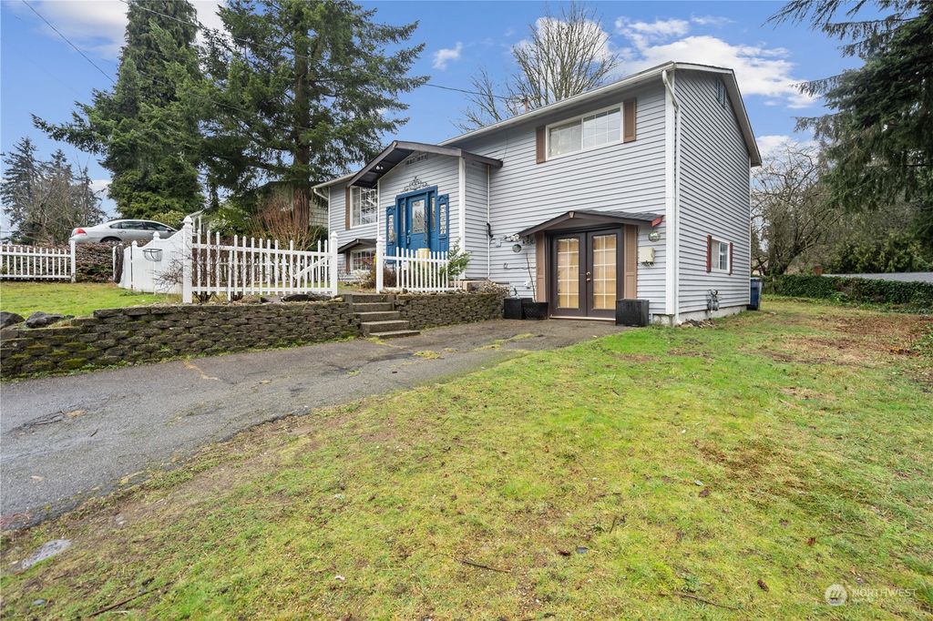 Photo of 1817 200th Place SW, Lynnwood, WA 98036 (MLS # 2191148)