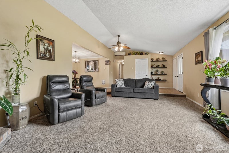 14708 NE 37th Street