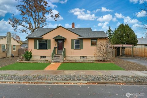 Photo of 1123 Francis Avenue, Walla Walla, WA 99362 (MLS # 2456964)
