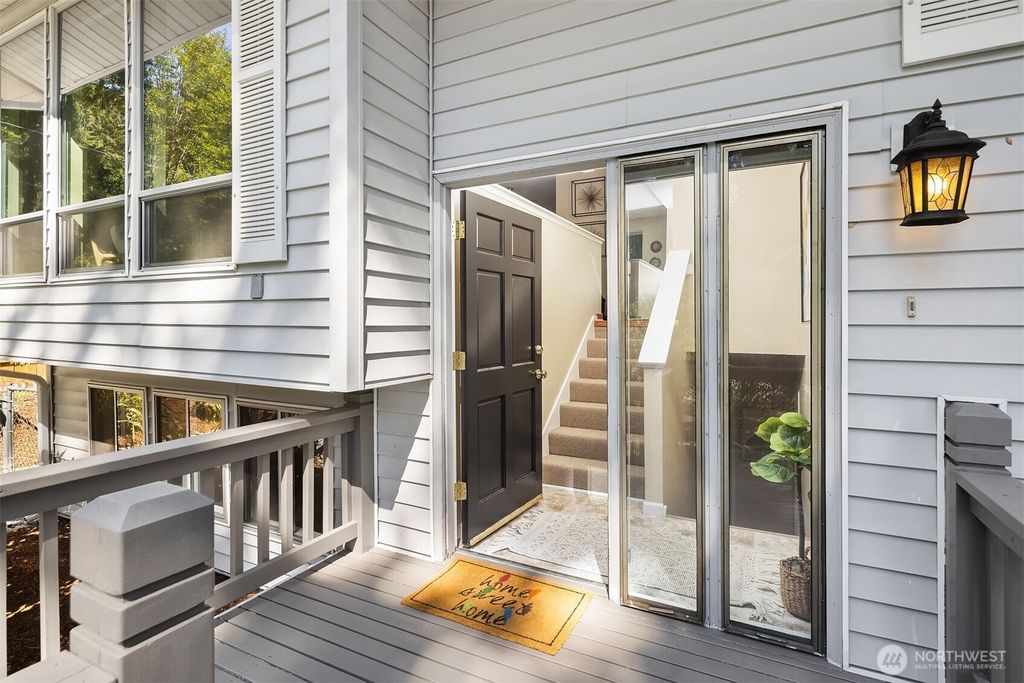 Photo of 1026 212th Avenue NE, Sammamish, WA 98074 (MLS # 2414494)