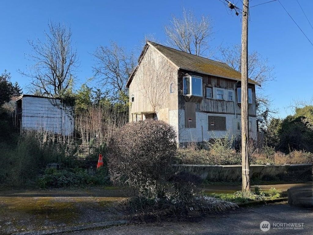 Photo of 5221 S Ferdinand Street, Seattle, WA 98118 (MLS # 2512988)