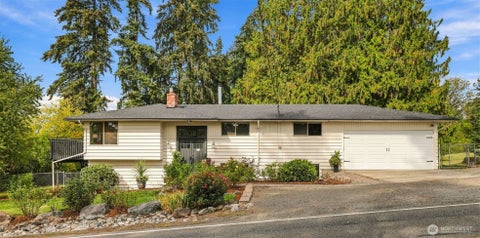 Photo of 10814 SE 304th Street, Auburn, WA 98092 (MLS # 2590383)