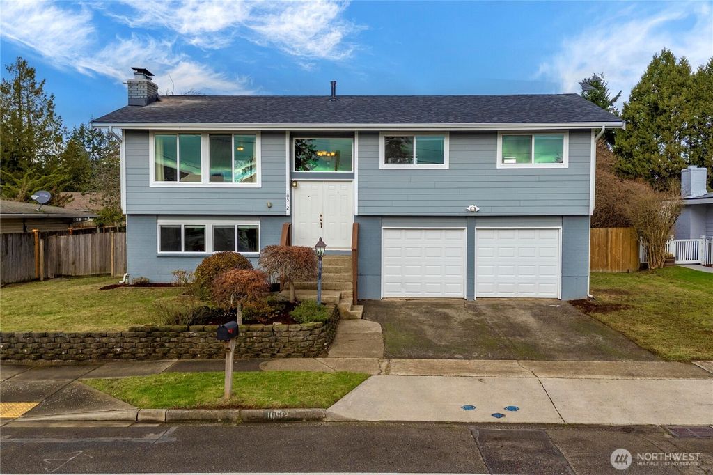 Photo of 10512 SE 236th Place, Kent, WA 98031 (MLS # 2468760)