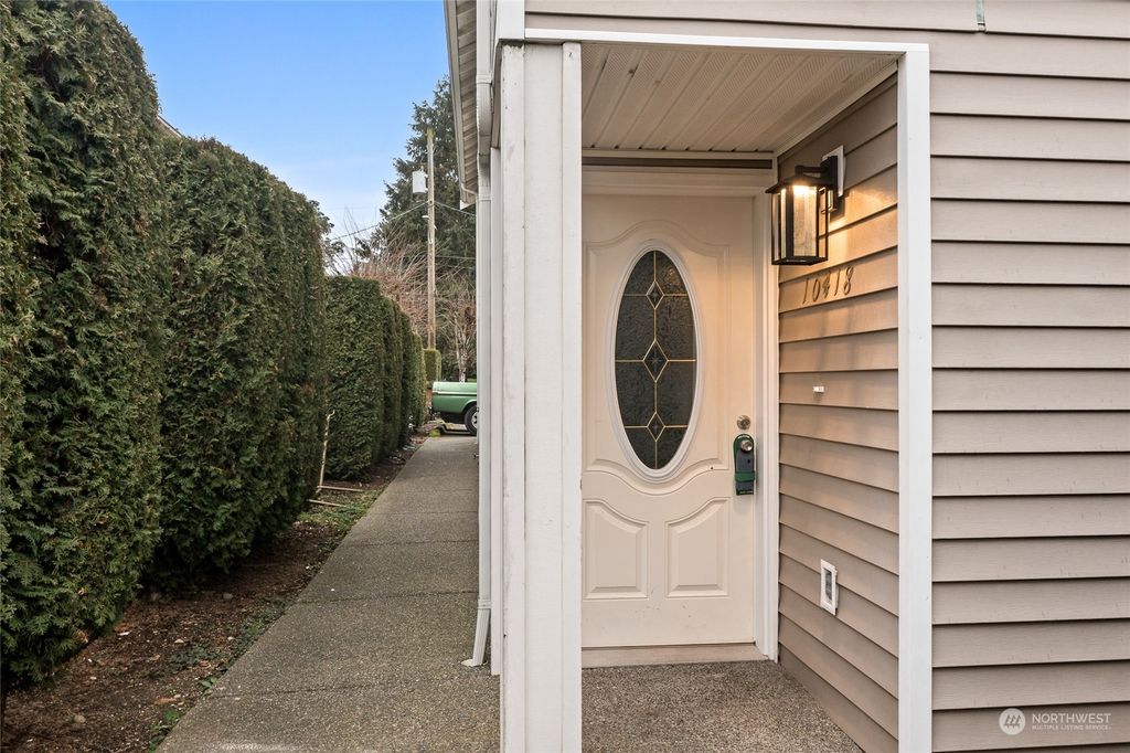 Photo of 10418 17th Avenue SW, Seattle, WA 98146 (MLS # 2187467)