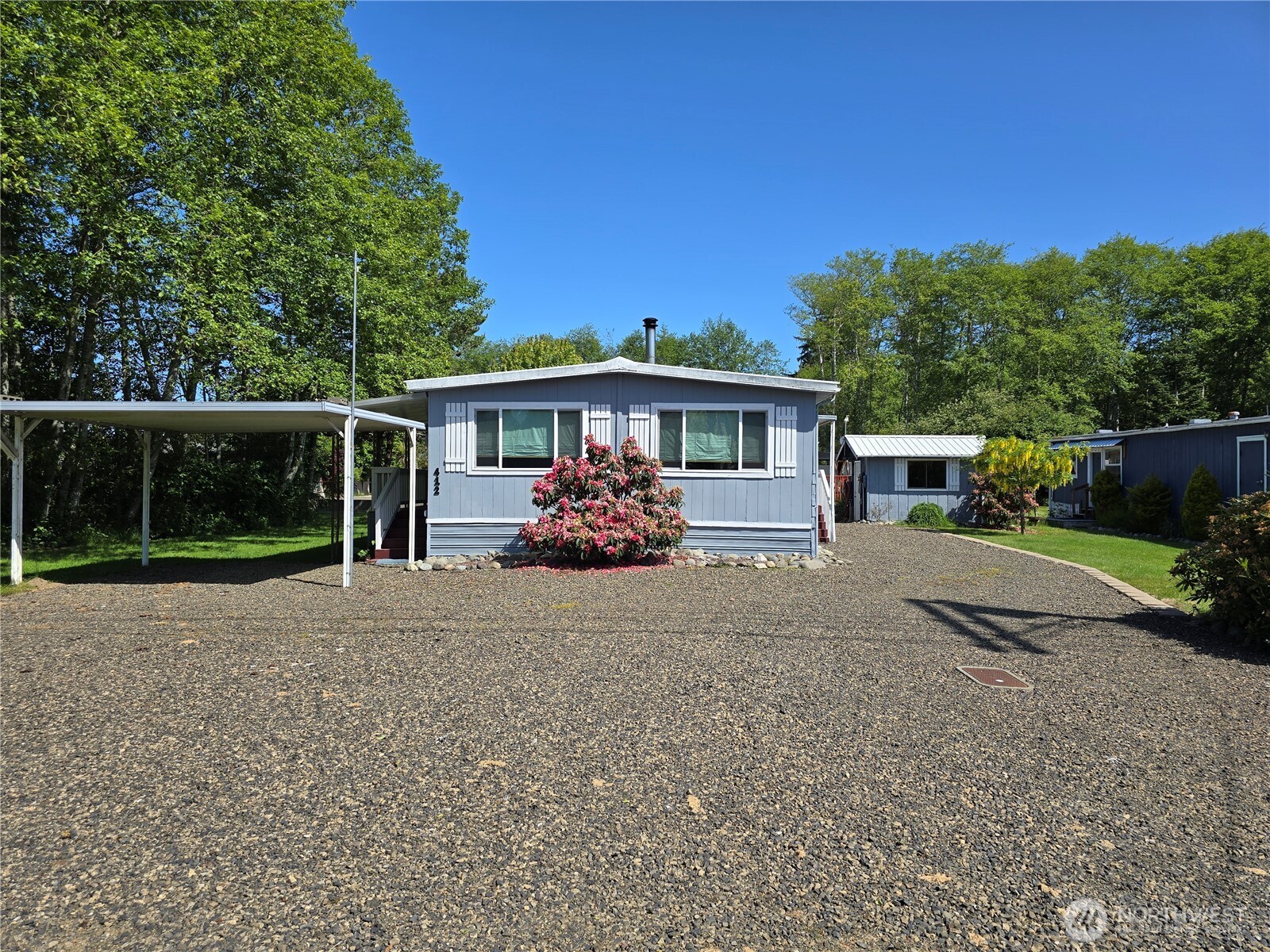 412 W Veterans Avenue