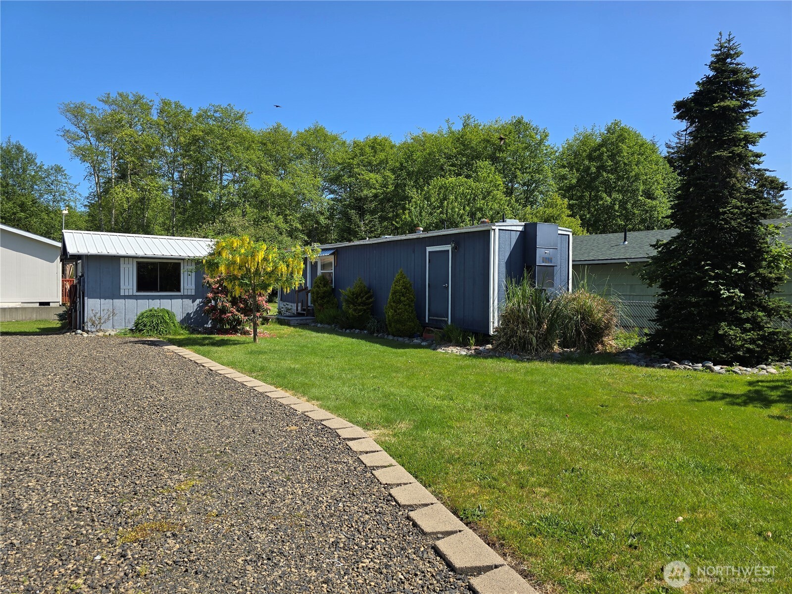 412 W Veterans Avenue