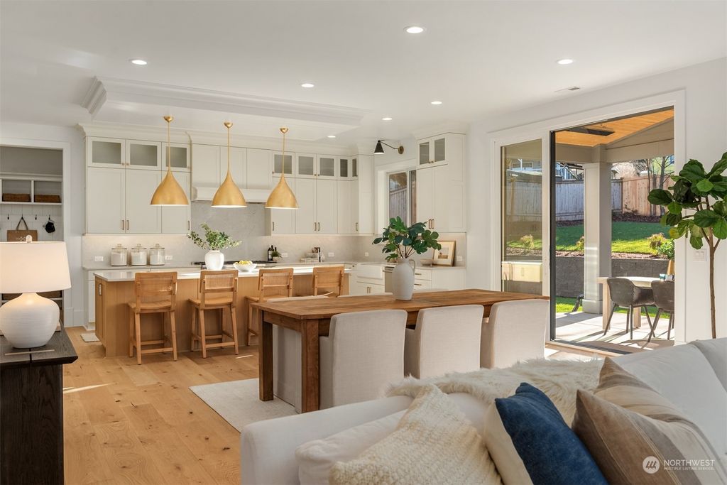 Photo of 15029 SE 45th Place, Bellevue, WA 98006 (MLS # 2322222)