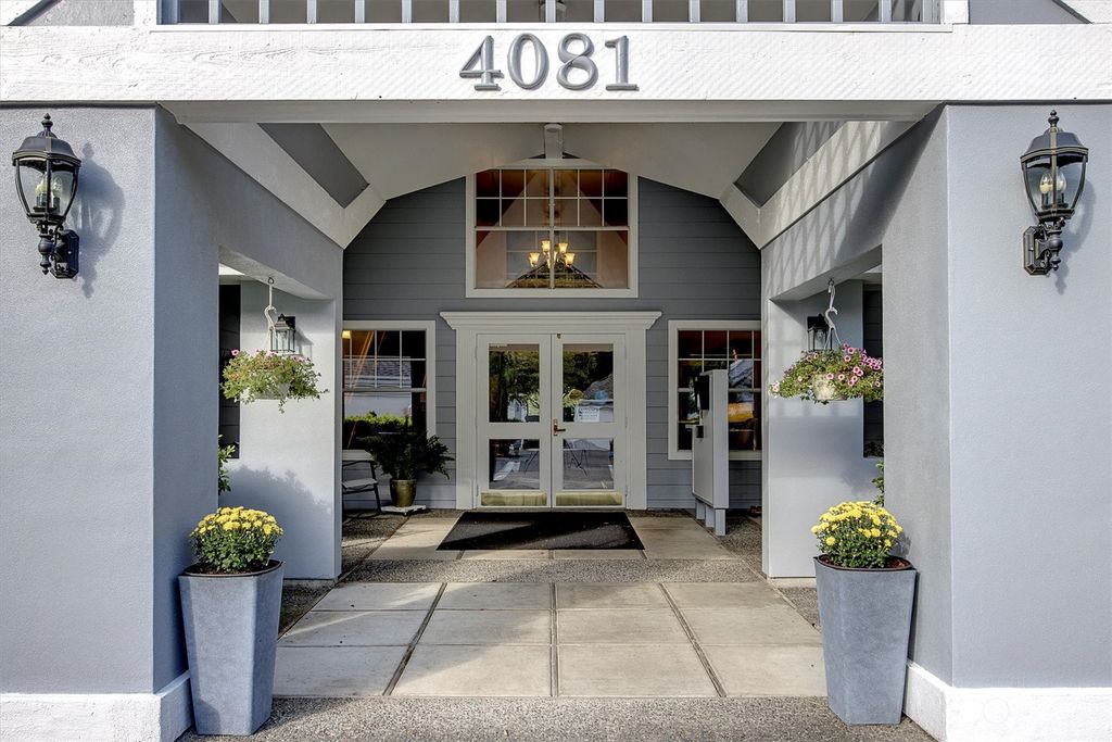 Photo of 4081 224th Lane SE #313, Issaquah, WA 98029 (MLS # 2282356)