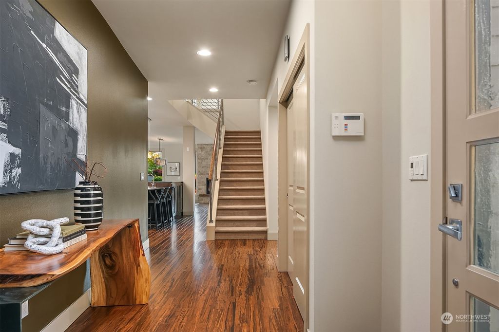 Photo of 6425 NE 129th Street, Kirkland, WA 98034 (MLS # 2270712)