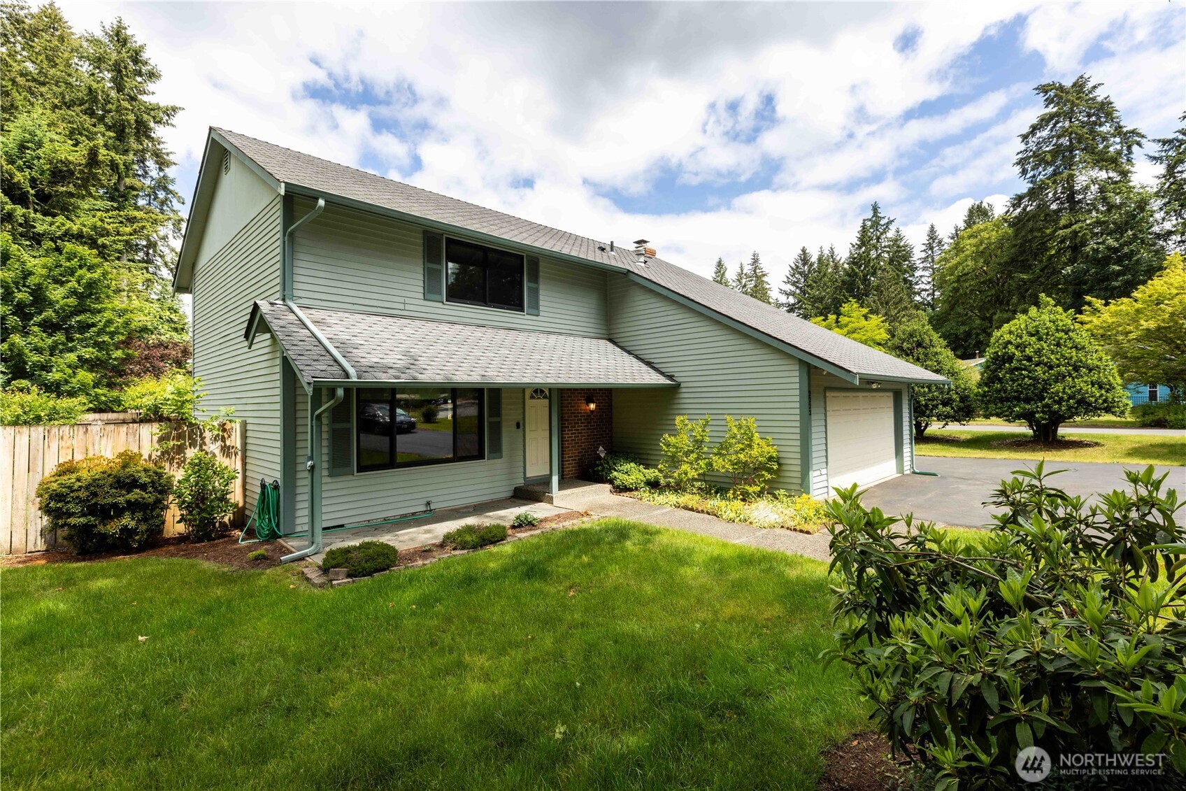 2222 NE Lexington Drive