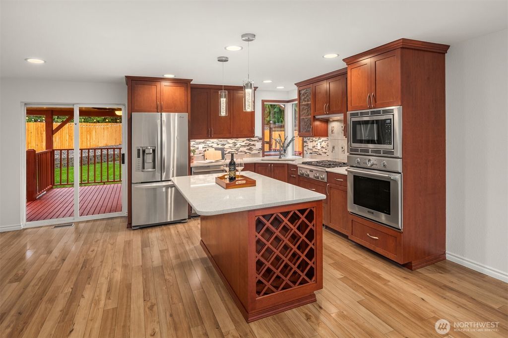 Photo of 1421 227th Place NE, Sammamish, WA 98074 (MLS # 2457238)