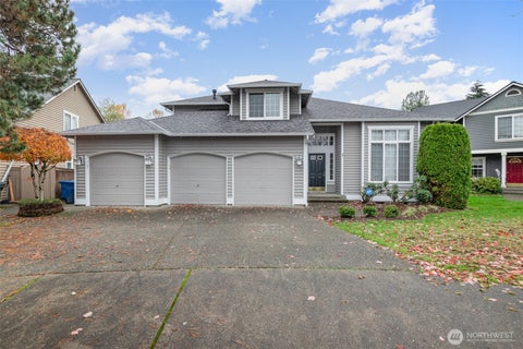 Photo of 4311 NE 9th Place, Renton, WA 98059 (MLS # 2575459)