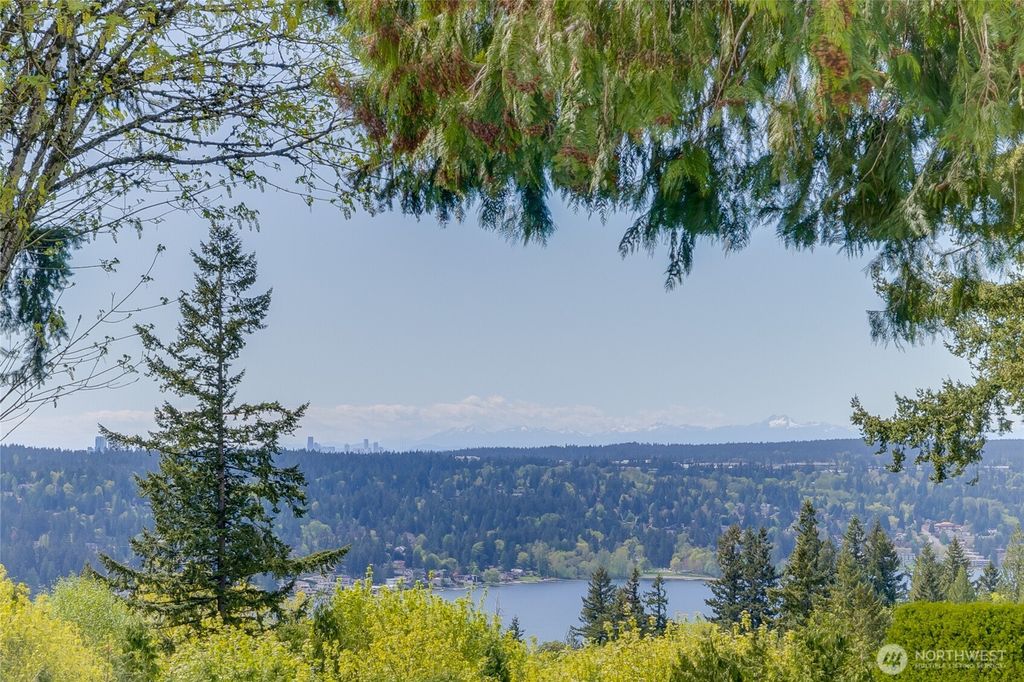 Photo of 20230 NE 38th Court, Sammamish, WA 98074 (MLS # 2504080)