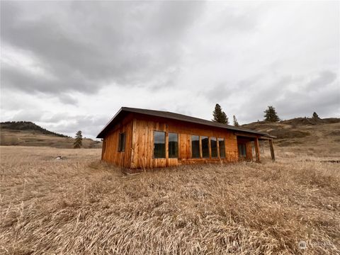 A home in Curlew