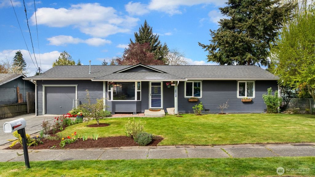 Photo of 26205 14th Avenue S, Des Moines, WA 98198 (MLS # 2507108)