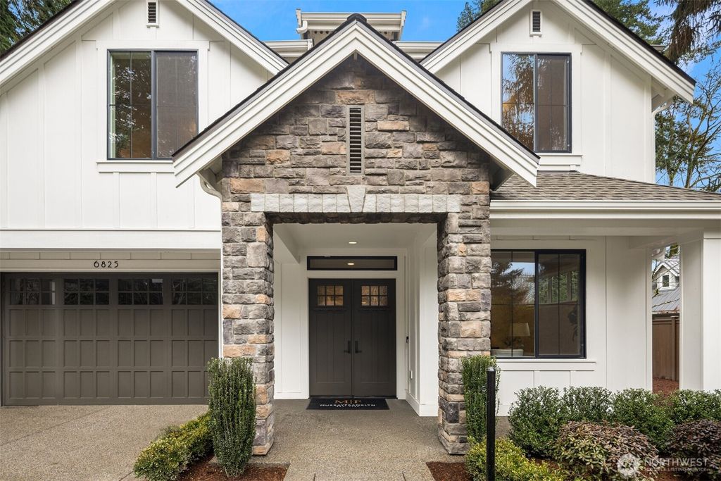 Photo of 6825 122nd Avenue NE, Kirkland, WA 98033 (MLS # 2463671)