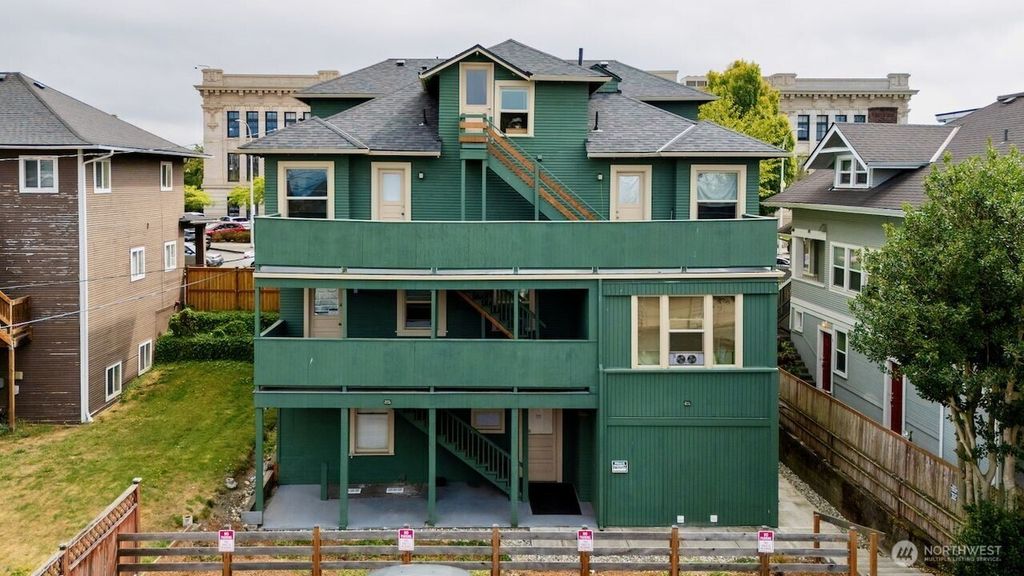 Photo of 2414 Hoyt Avenue, Everett, WA 98201 (MLS # 2490863)