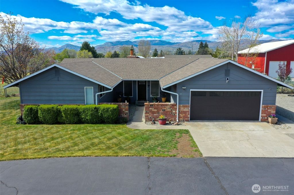Photo of 35 Red Apple Drive, Omak, WA 98841 (MLS # 2510216)