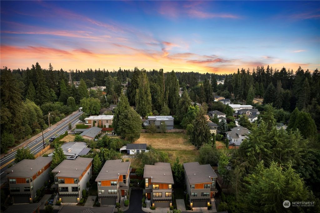 Photo of 12305 NE 84th Lane, Kirkland, WA 98033 (MLS # 2276482)