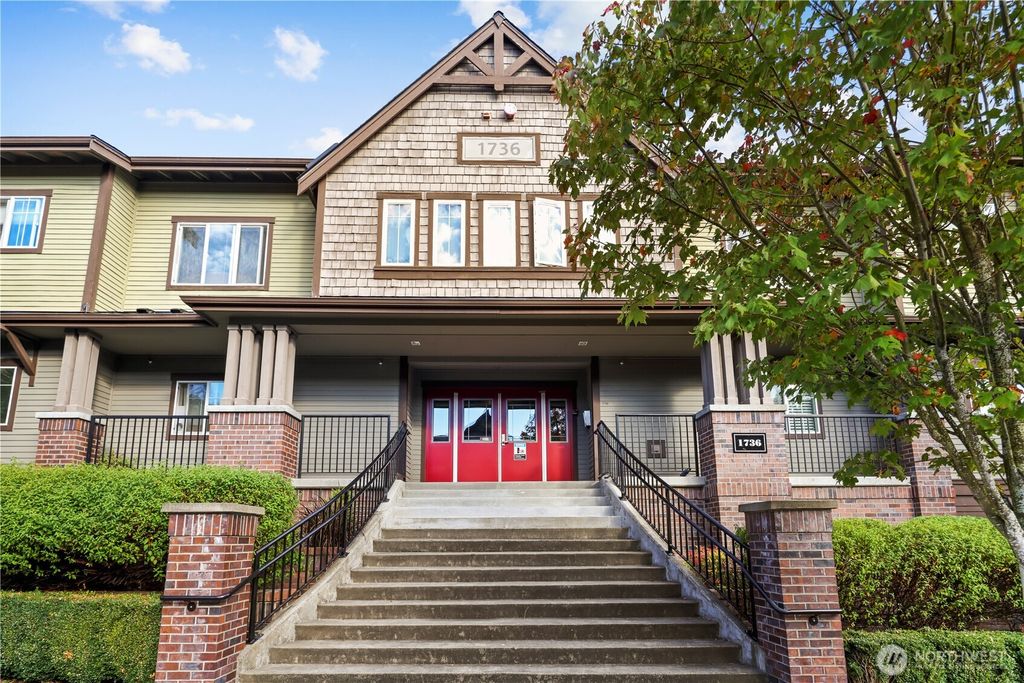 Photo of 1736 10th Avenue NE #C-205, Issaquah, WA 98029 (MLS # 2467203)