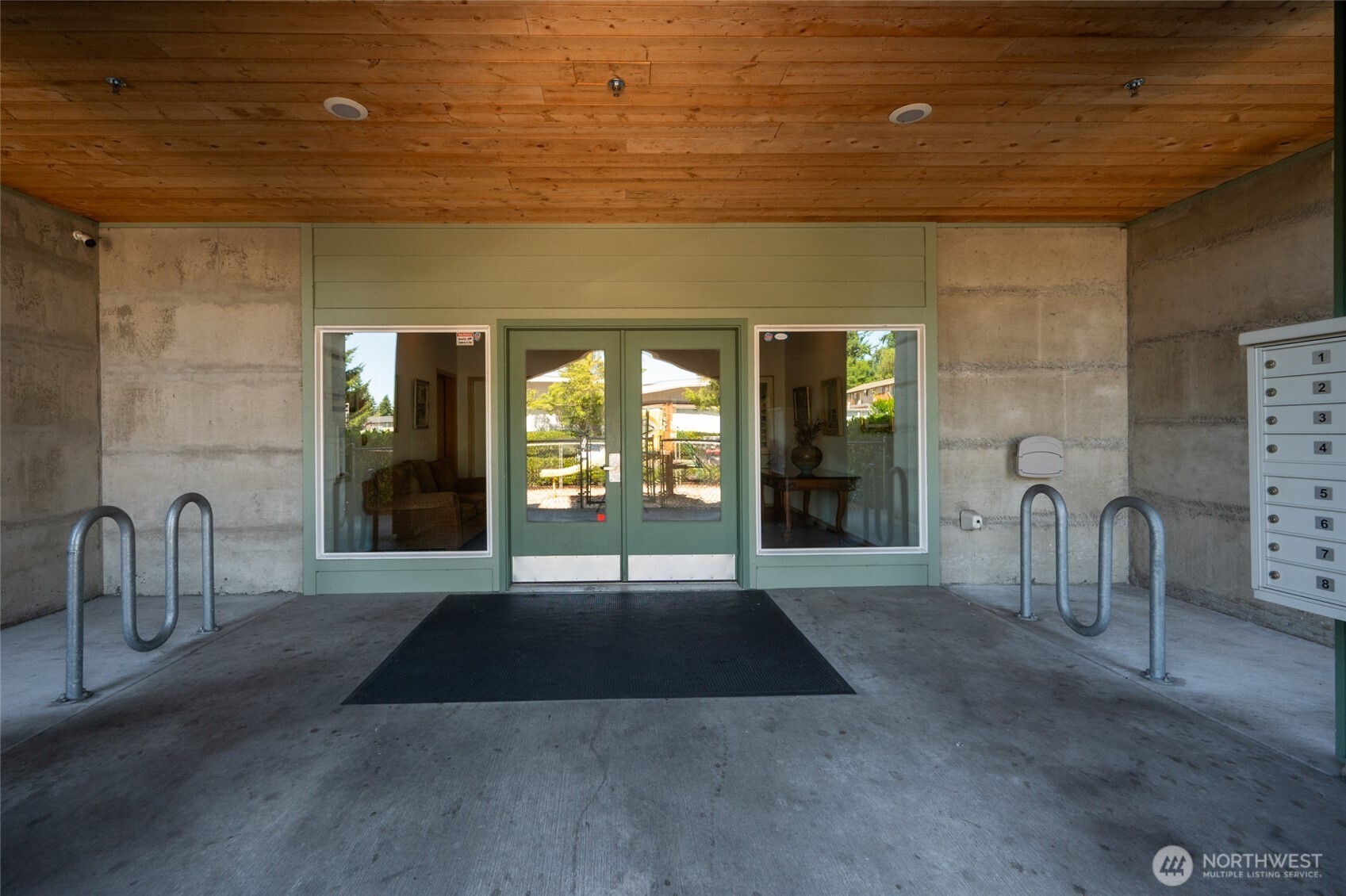 13505 Ambaum Boulevard SW 1-10