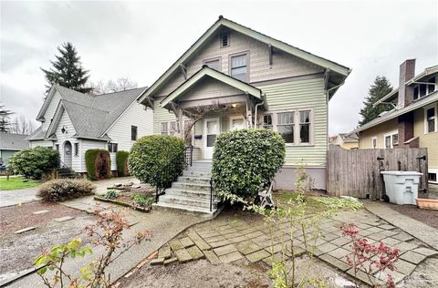 Photo of 114 Wells Avenue S, Renton, WA 98057 (MLS # 2528666)