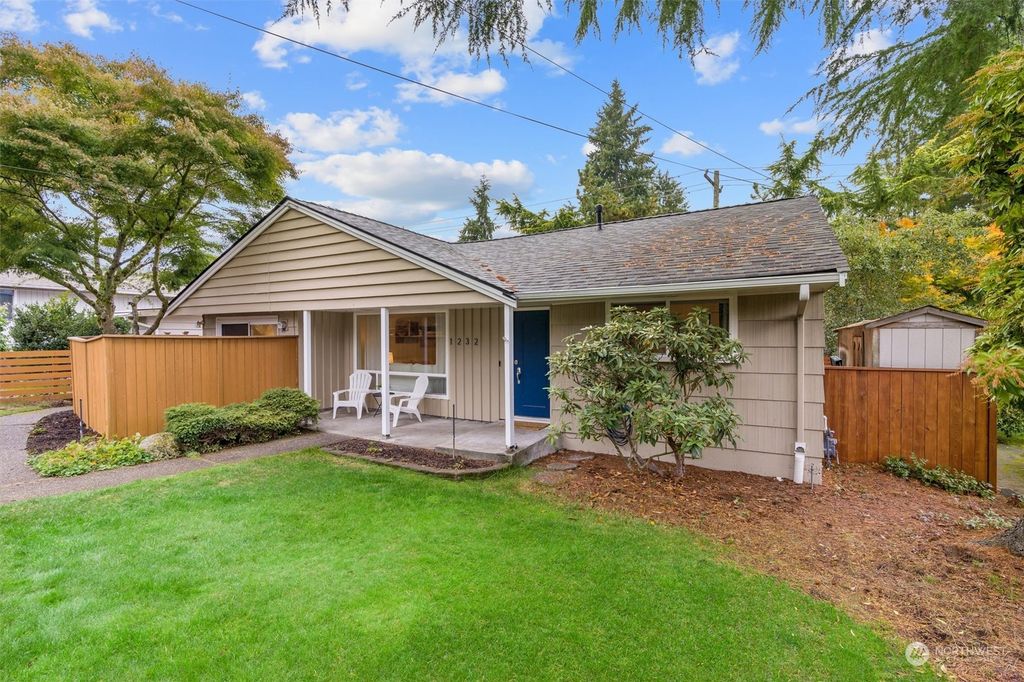 Photo of 1232 NE 184th Place, Shoreline, WA 98155 (MLS # 2168880)