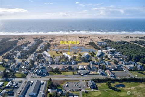 Photo of 210 26th Street NW #211/2, Long Beach, WA 98631 (MLS # 2213341)