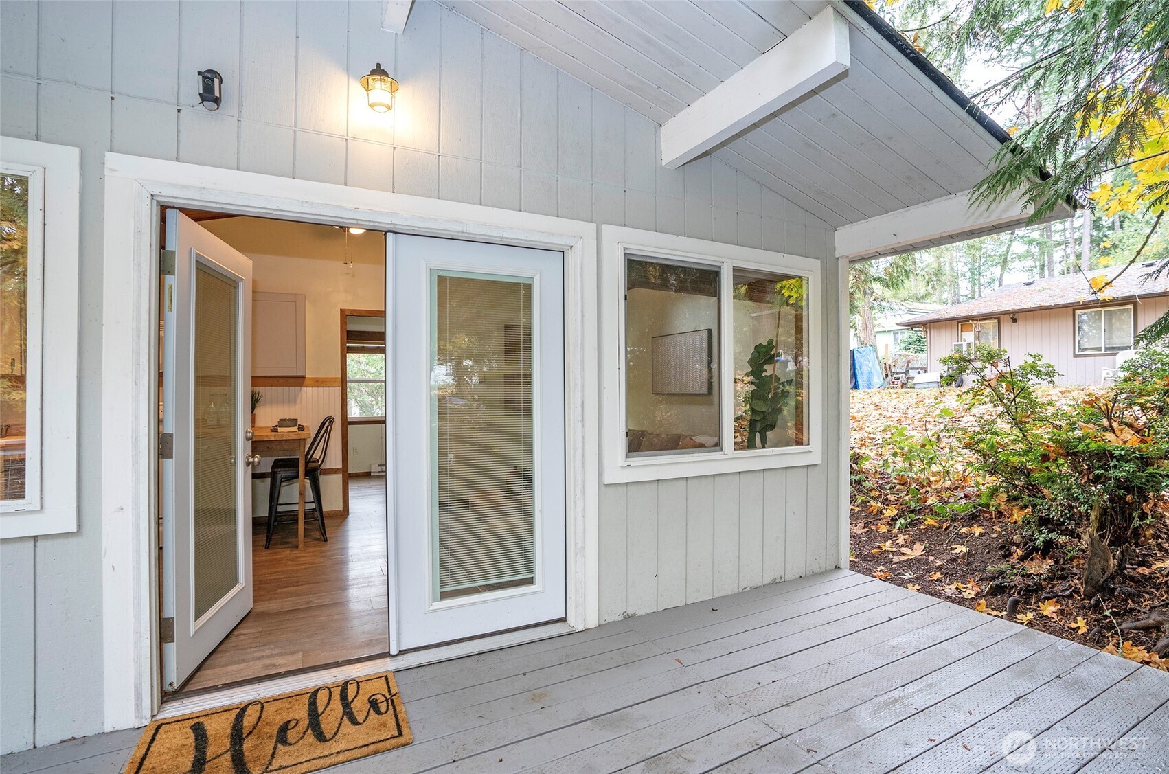 70 E Larchmont Place