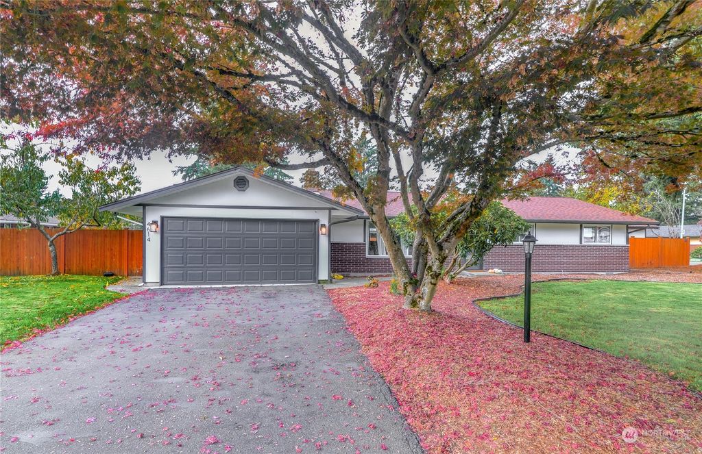 Photo of 4614 131st Place NE, Marysville, WA 98271 (MLS # 2174691)