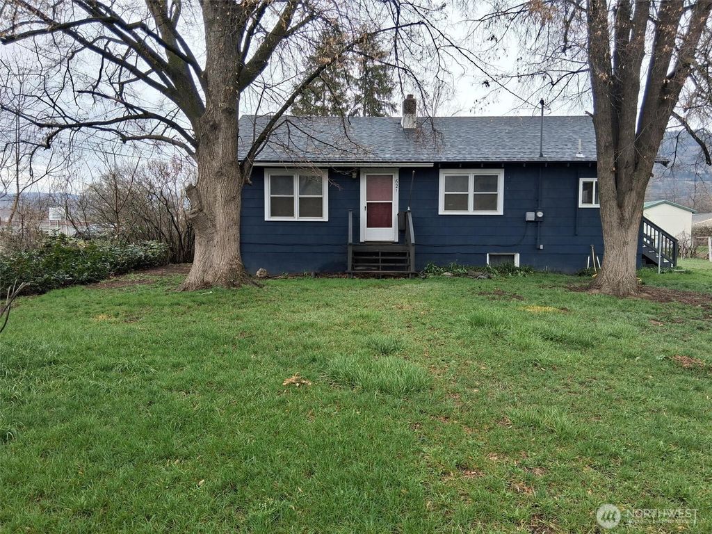 Photo of 621 Juniper, Oroville, WA 98844 (MLS # 2497233)