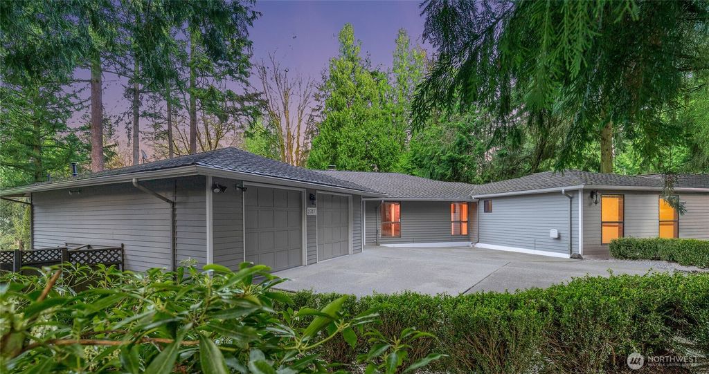 Photo of 2317 Sahalee Drive E, Sammamish, WA 98074 (MLS # 2353859)