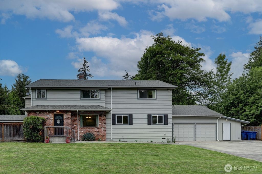 Photo of 7820 NE 195th Street, Kenmore, WA 98028 (MLS # 2463188)