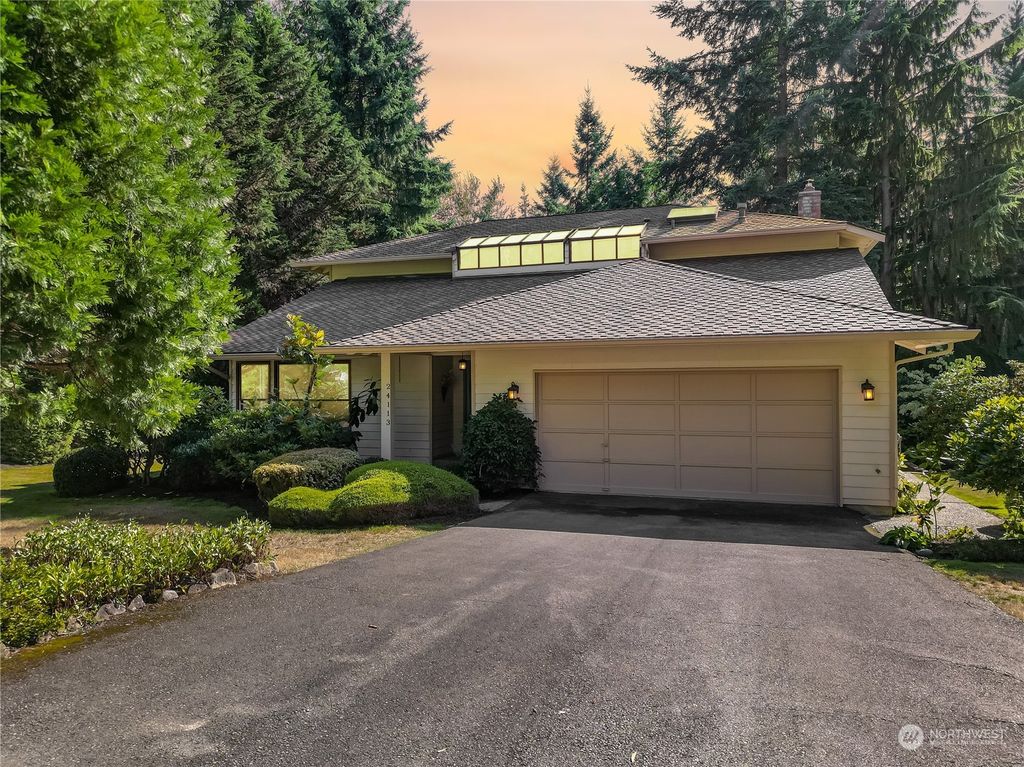 Photo of 24113 NE 6th Place, Sammamish, WA 98074 (MLS # 2162370)