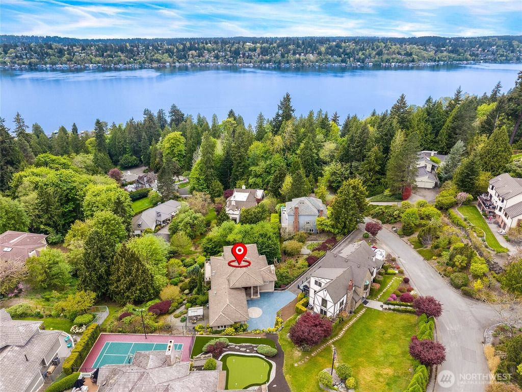 Photo of 6317 NE 138th Place, Kirkland, WA 98034 (MLS # 2513804)