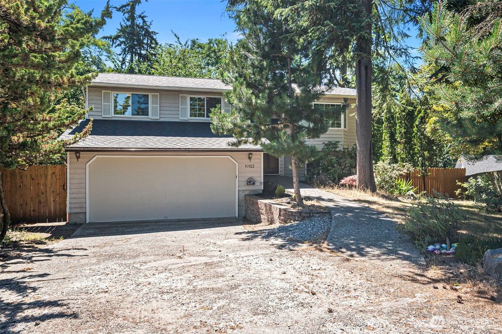 Photo of 10122 50TH Place W, Mukilteo, WA 98275 (MLS # 2404050)