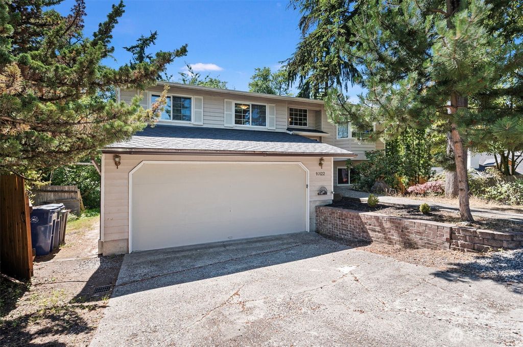 Photo of 10122 50TH Place W, Mukilteo, WA 98275 (MLS # 2404050)