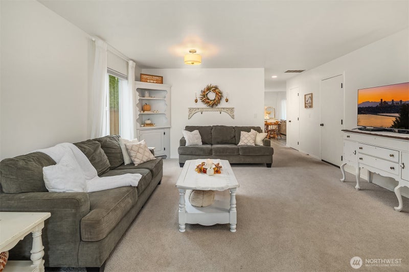 20020 Ramblewood Road SE