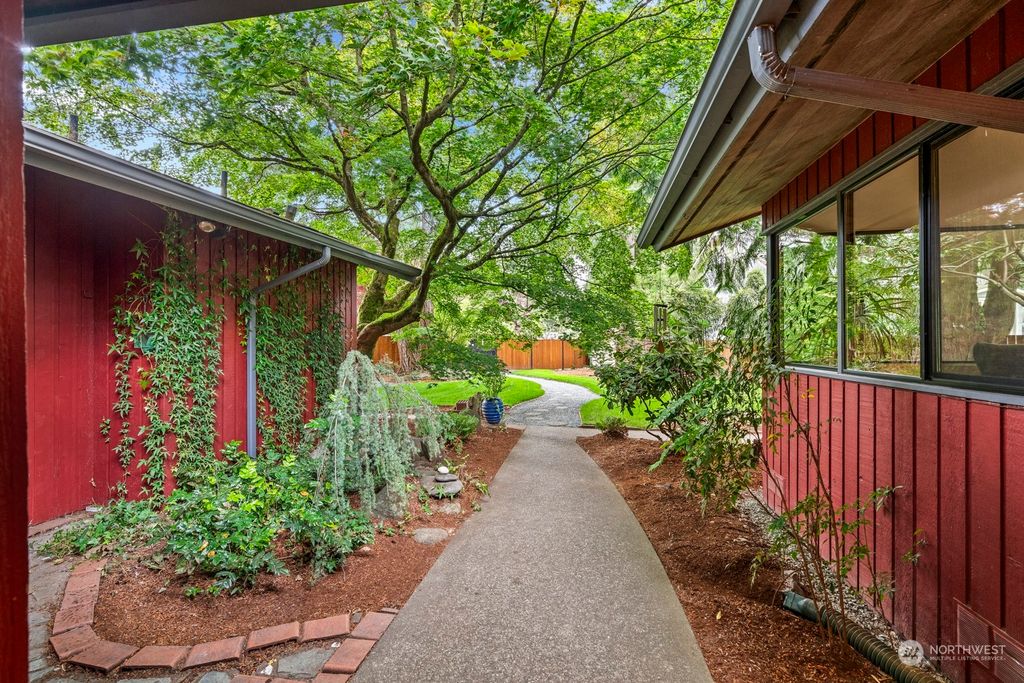 Photo of 12061 Hiram Place NE, Seattle, WA 98125 (MLS # 2256309)