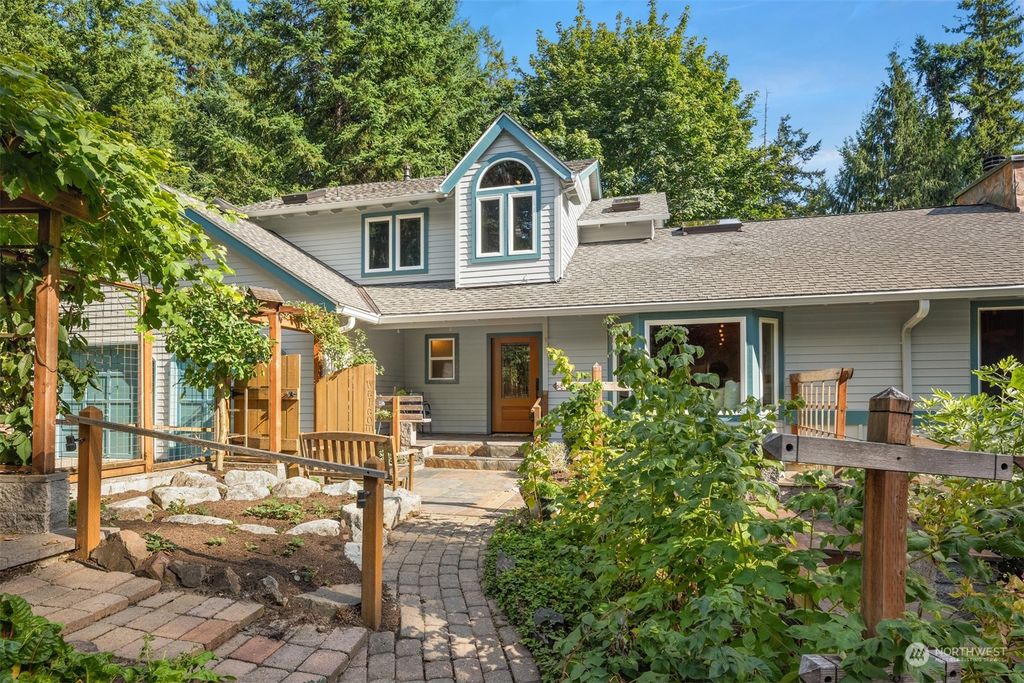 Photo of 21221 NE 13th Court, Sammamish, WA 98074 (MLS # 2161810)