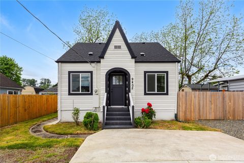 Photo of 9402 Portland Avenue E, Tacoma, WA 98445 (MLS # 2520723)