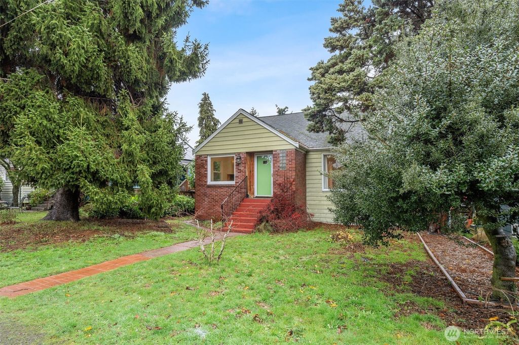 Photo of 9748 Dayton Avenue N, Seattle, WA 98103 (MLS # 2461125)