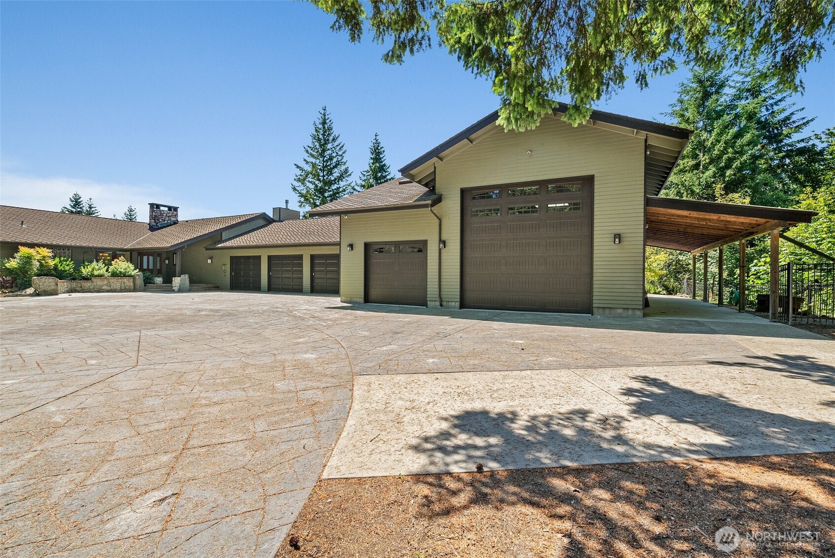 4902 Bush Mountain Drive SW