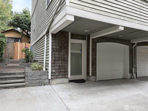 Photo of 158 15th Avenue #B, Seattle, WA 98122 (MLS # 2545424)