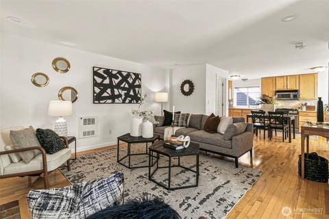 Photo of 158 15th AVE #B, Seattle, WA 98122 (MLS # 2545424)