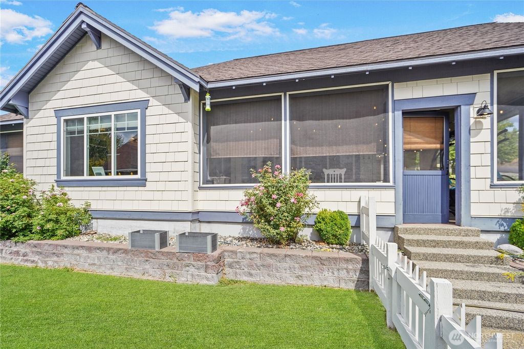 Photo of 102 Firerock Lane, Oroville, WA 98844 (MLS # 2524290)