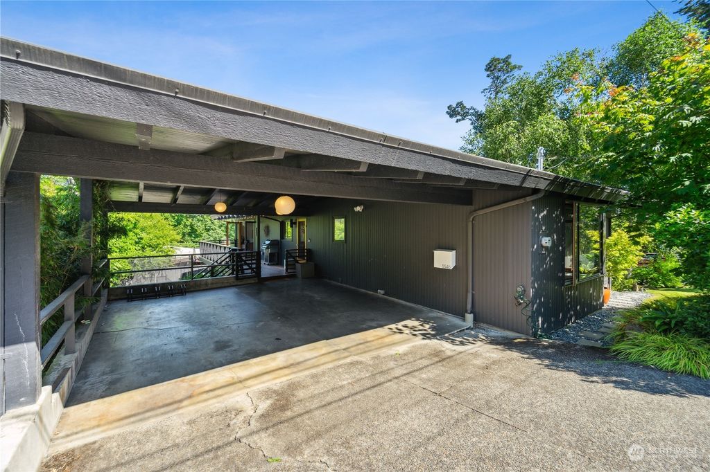 Photo of 5546 S Holly Street, Seattle, WA 98118 (MLS # 2163092)