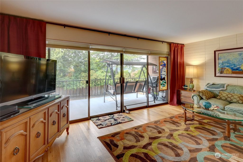 Photo of 17812 2nd Avenue SW, Normandy Park, WA 98166 (MLS # 2314826)