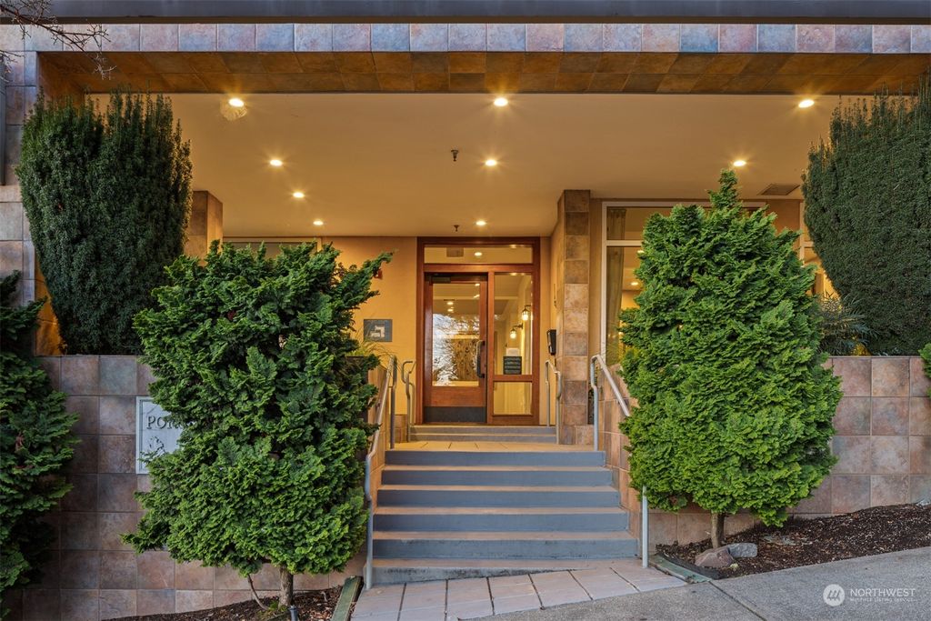 Photo of 108 2nd Avenue S #107, Kirkland, WA 98033 (MLS # 2187240)